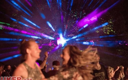 跟着明星大厨一起去英国乡下听音乐节